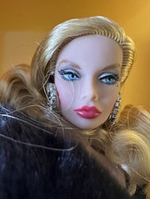 Integrity Toys Fashion Royalty Poppy Parker Lounge Siren doll