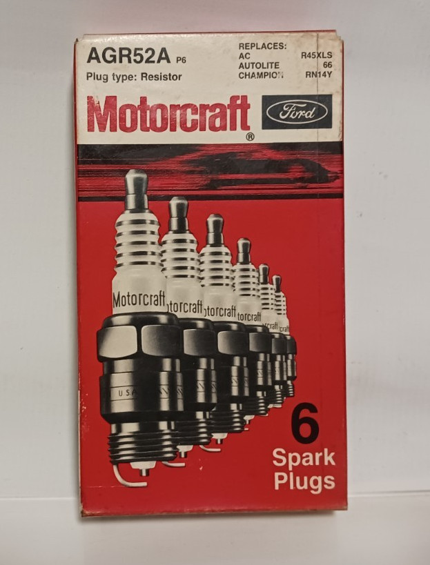 GENUINE FORD OEM NOS VINTAGE MOTORCRAFT SPARK PLUGS AGR52A