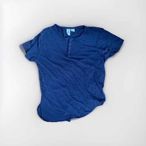 Urban Outfitters THREE FEATHERS Shirt Men’s Large Blue Raw Hem Henley