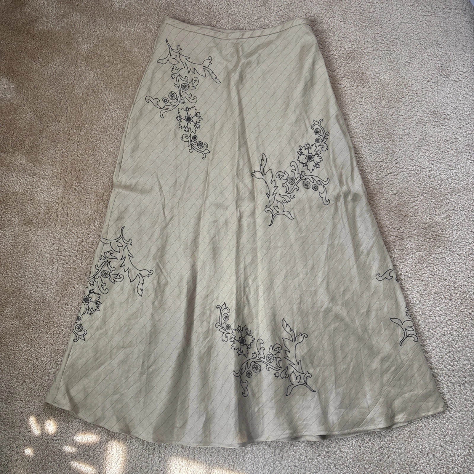 Valerie Steven’s Collection Linen And Silk Embroidered Maxi Skirt Size 6
Opens in a new window or ta