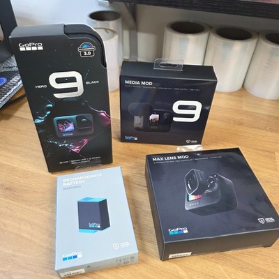 BRAND NEW GoPro Hero 9 Black Special Bundle Extra battery, max lens MOD, Media