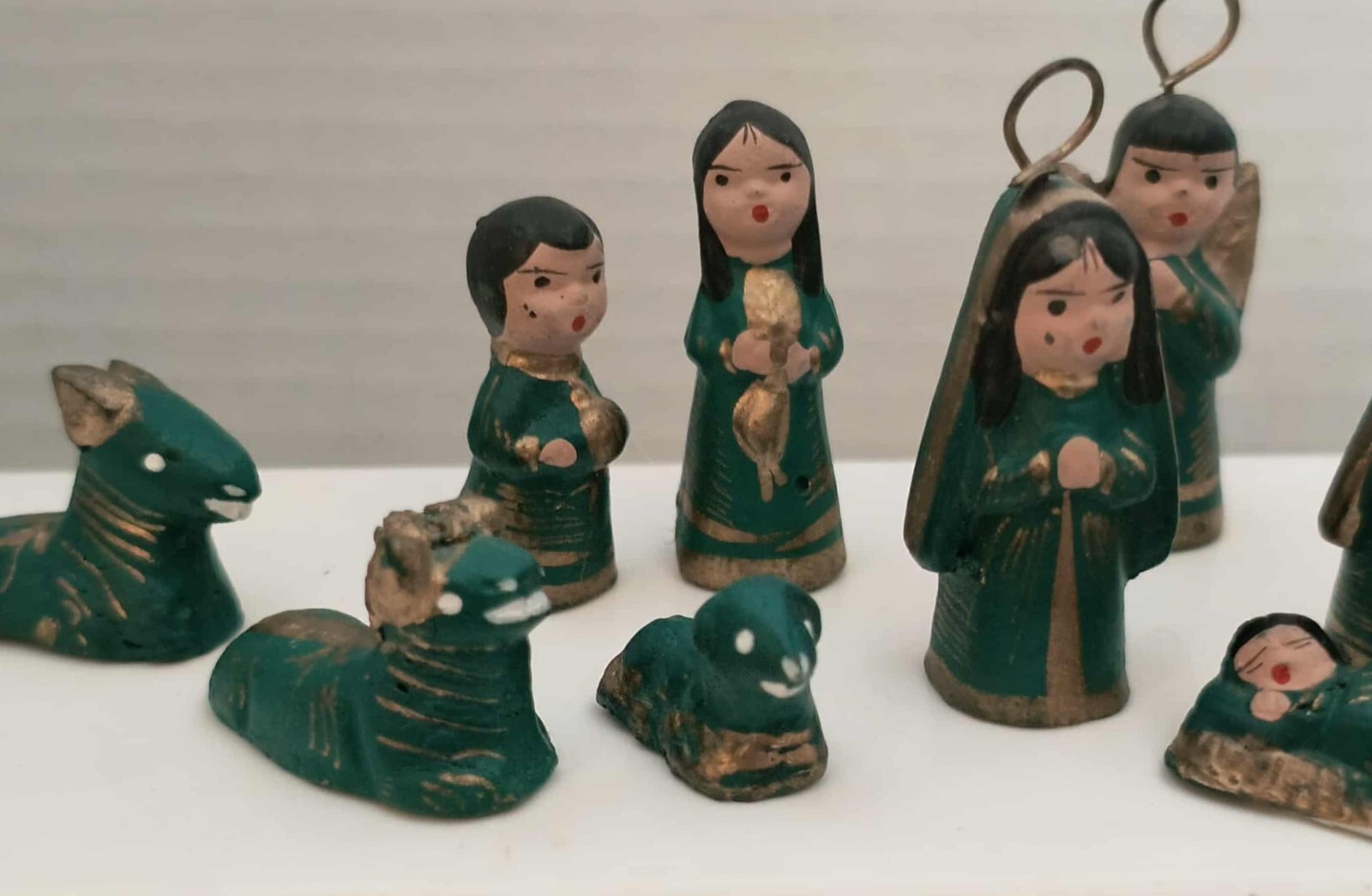 VINTAGE MEXICO HAND PAINTED CLAY NATIVITY SET- 12 PIECE/ MINI SET 2"