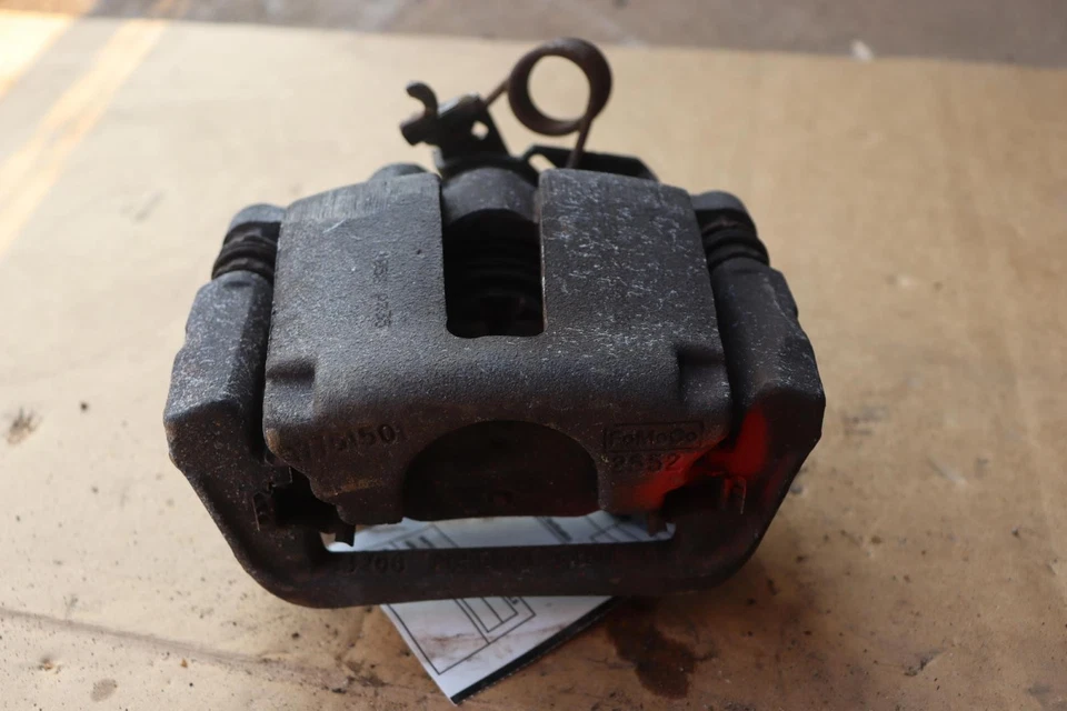 Pinça de freio traseira direita do lado do passageiro Ford Flex 2014-2019 fabricante de equipamento original - Imagem 2 de 4