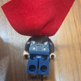 LEGO Marvel Thor Minifigure from 2015 Avengers Ulton set 76038 76030 Sh0170