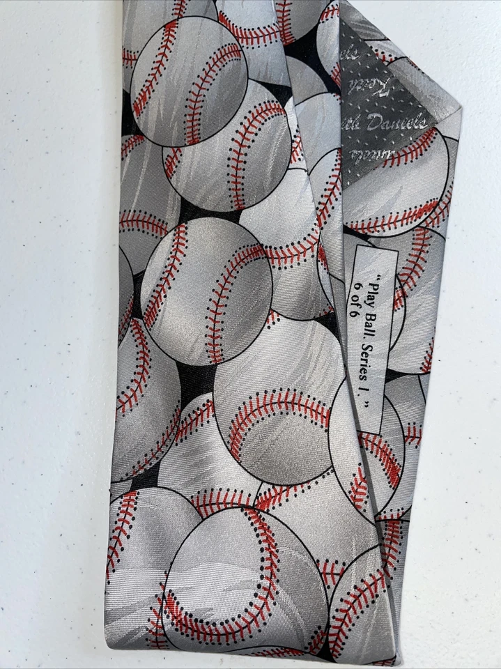 Play Ball Hombre Corbata Keith Daniels Softbol Foto 2 de 4