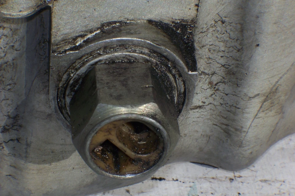 1995-1998 CADILLAC DEVILLE SEVILLE ELDO NORTHSTAR 4.6L OIL PAN 3532465 3532594 - Image 4 of 4