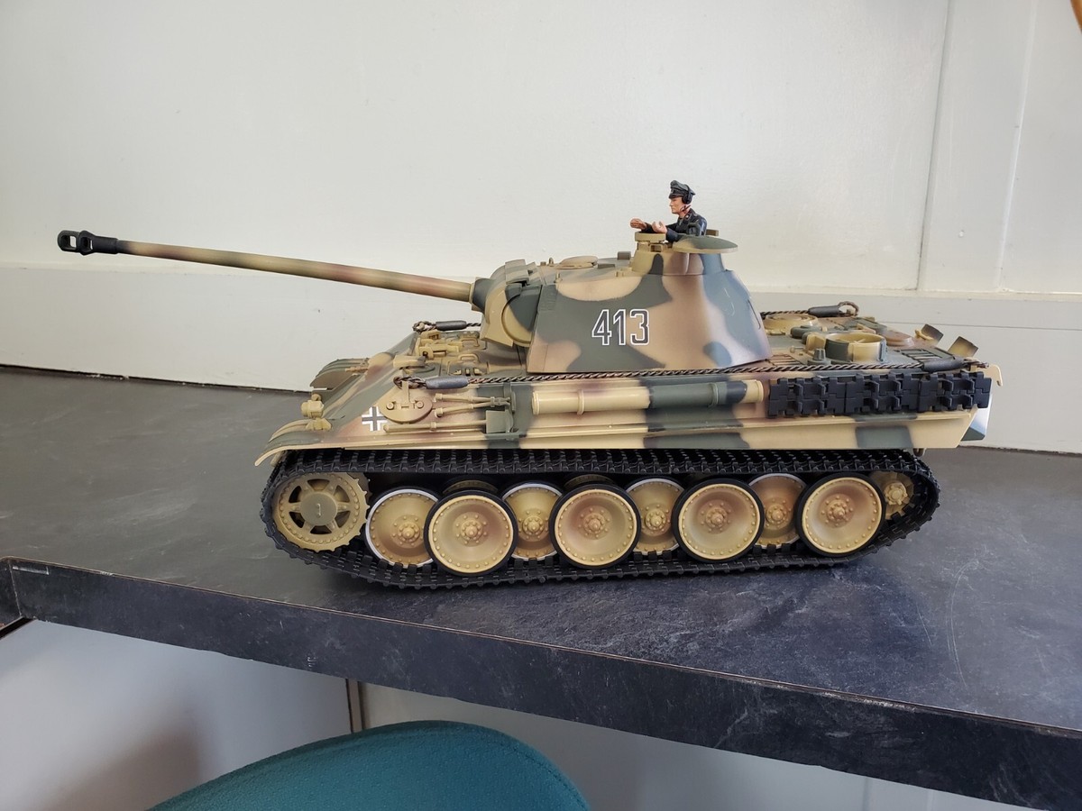 21st Century Toys WWII German Panther Tank With Driver 1/18 Scale