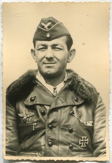 GERMAN WWII ARCHIVE PHOTO: LUFTWAFFE FLYING ACE PILOT 83mm x 122mm