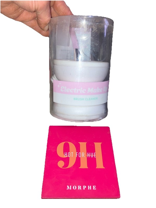 Electric Makeup Brush Cleaner Run By A USB Cable And Morphe Eye Shadow/mirror