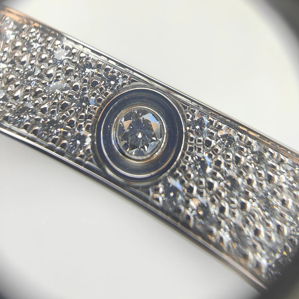 Pulsera Cartier Love Pavimentada con Diamantes Oro Blanco 18K Talla 19 Foto 4 de 4