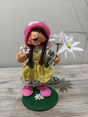 ANNALEE EXCLUSIVE 7in Happy Daisy Girl Gnome Item #850423 - 2023 - Image 1 of 4