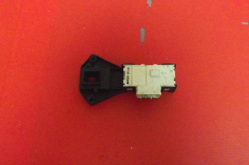 Waschmaschine LOGIK L612WMB17 TÜRSCHLOSS