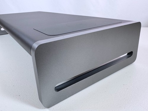 Anker 12-in-1 USB-C Docking Station Monitor Stand Wireless Charging Pad - 第 4/14 張圖片