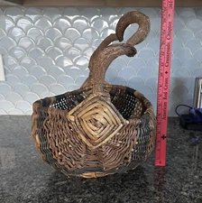 Vintage  Twisted Handle GODS EYE BUTTOCKS MELON GATHERING Basket X LARGE