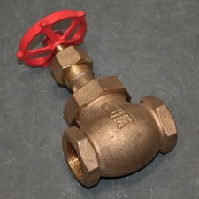 DAMAGED - Milwaukee Globe Valve 572 1 1/4, 1-1/4" NPT, Class 300, Bronze 600 PSI