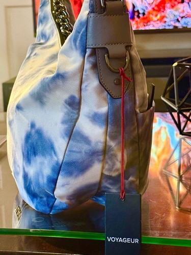 TUMI Blue Tie Dye Voyageur Davenay denim Hobo Shoulder/Crossbody Purse - 第 3/6 張圖片