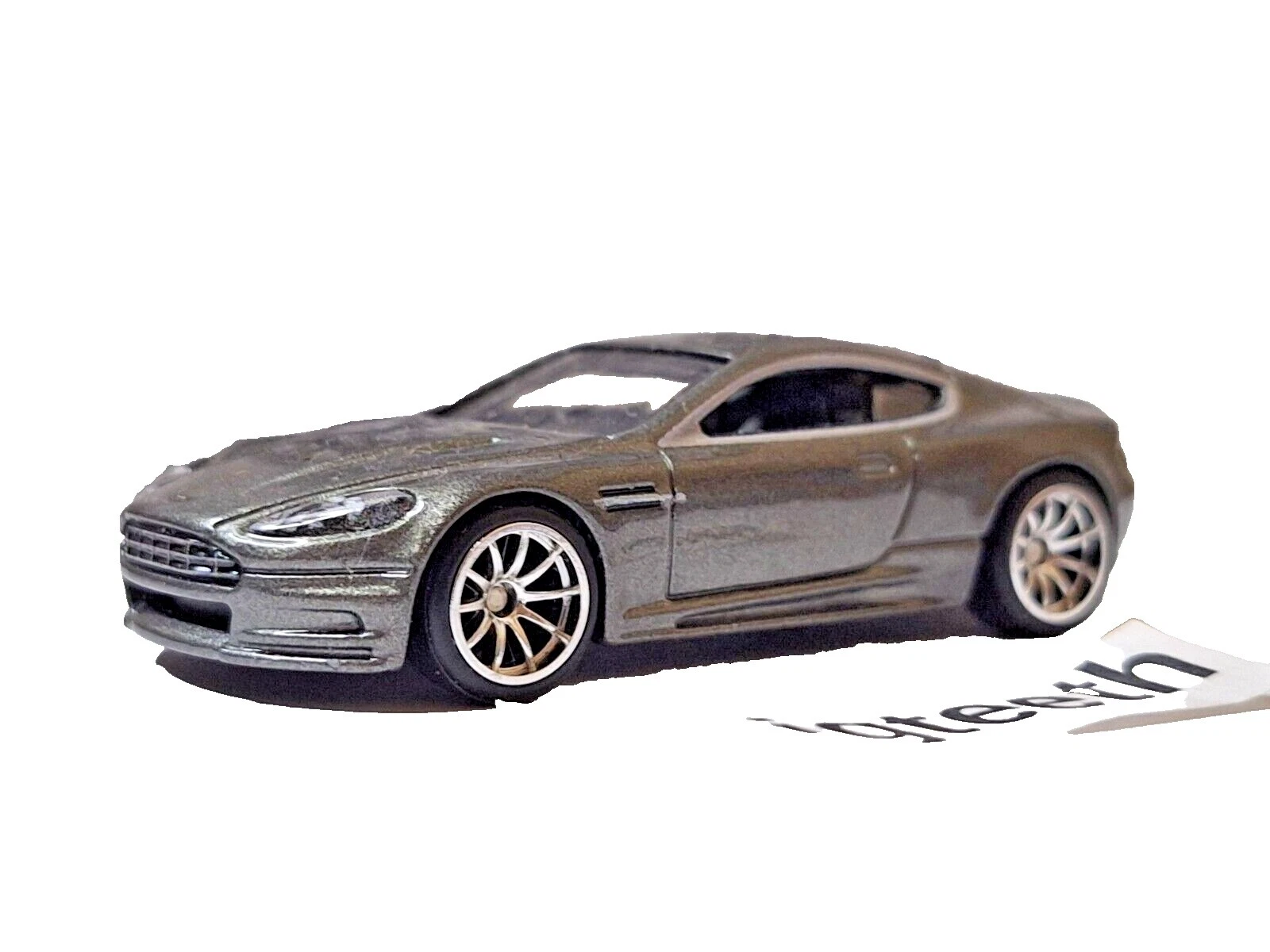 Coches, camionetas y furgonetas diecast Hot Wheels Aston Martin entretenimiento retro Hot Wheels