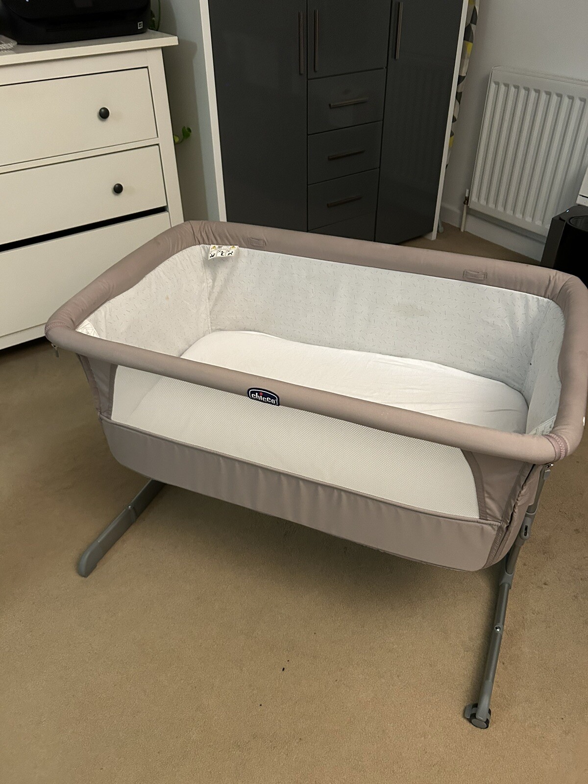 Next2me Crib Chicco Baby co Sleeping Cot Bedside Next to Me Used Good