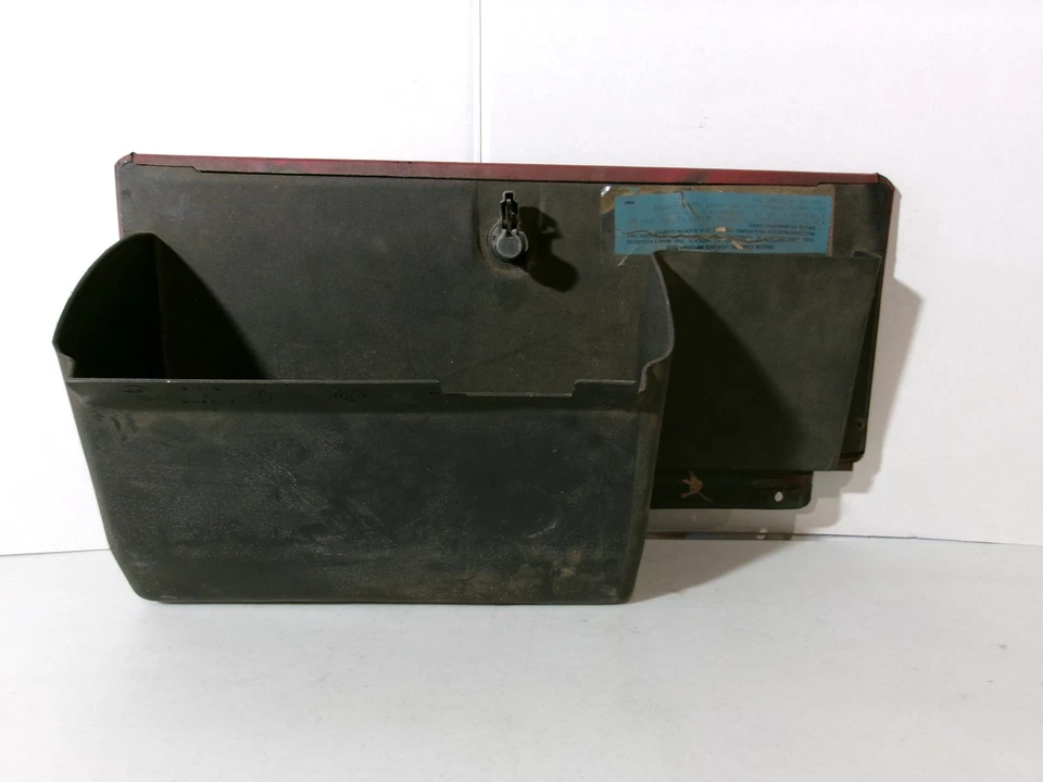 Camión Chevrolet GMC 1973-1991 C10 K10 BLAZER GUANTERA PUERTA DE ALMACENAMIENTO CON REVESTIMIENTO OEM Foto 4 de 4