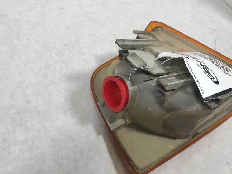 Driver Corner/Park Light Park Lamp-turn Signal Fits 89-91 AUDI 100 74125 - Image 4 of 4