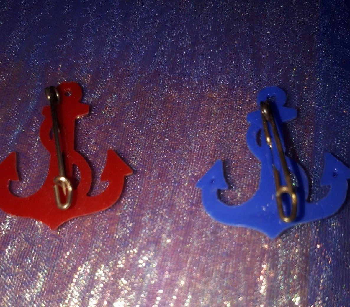 Marineblaue Anstecknadel Mit Anker-Motiv - Hochwertiger Metall-Anstecker Für Kleidung