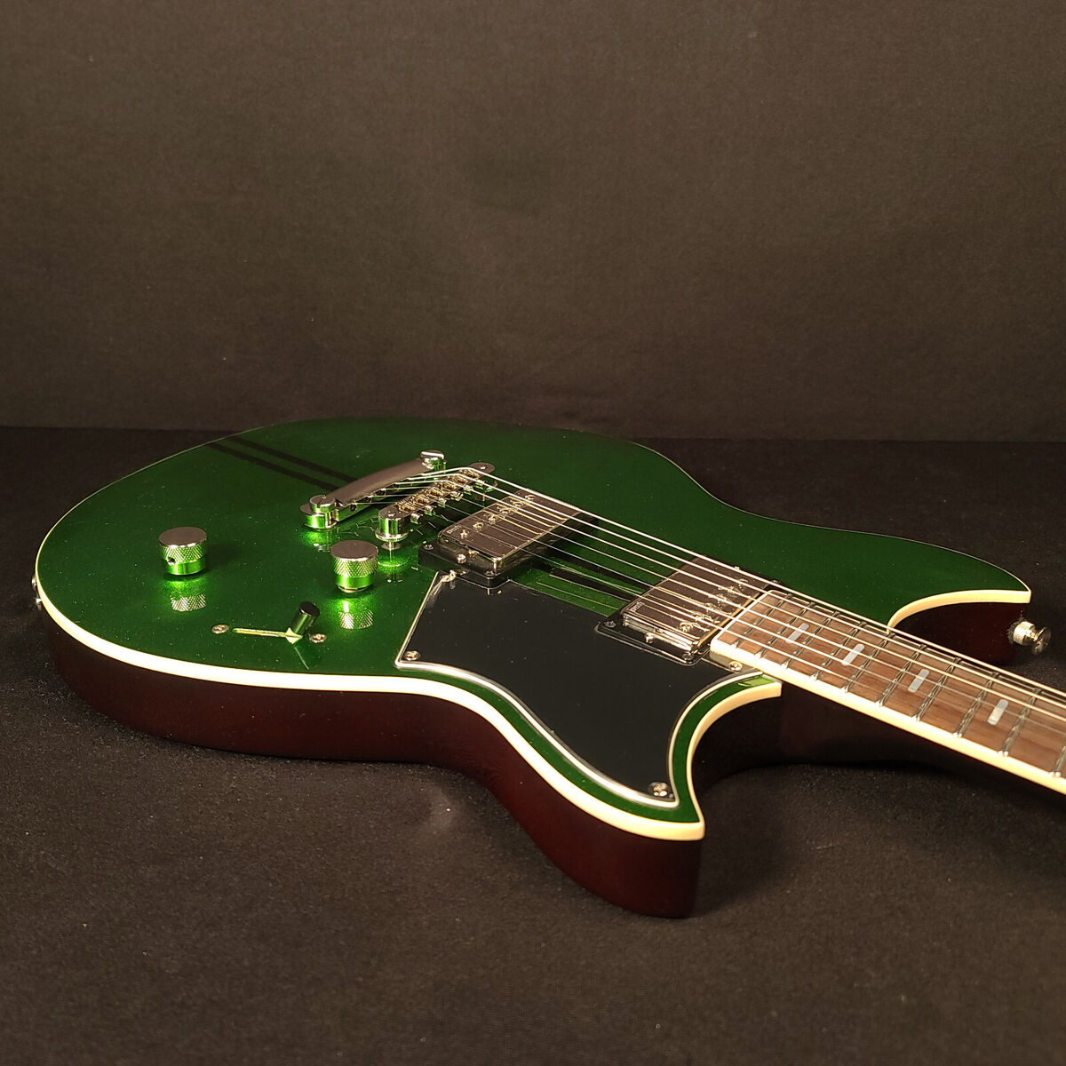 Yamaha Revstar RSS20 FGR Flash Green Electric Guitar with Yamaha Revstar RSS20 FGR Flash Green Electric Guitar with
