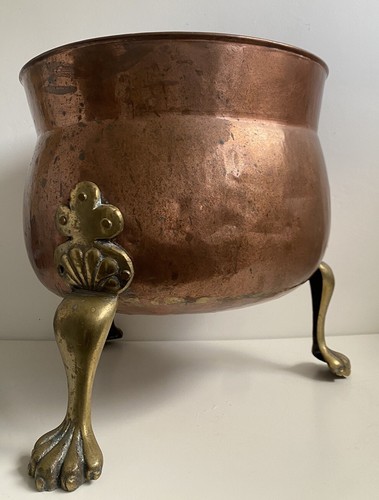 19th Century Copper Cauldron Jardiniere with Brass Paw Feet - Picture 2 of 13
