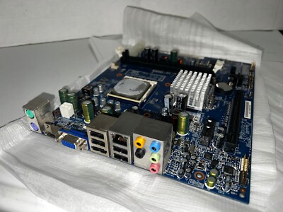 DA061/087L MB.SCM01.001 Motherboard with AM2 Socket *CPU AMD Athlon II Included