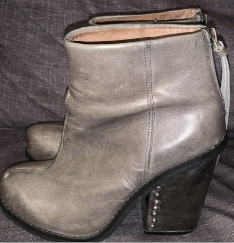 Jeffrey Campbell Reverb Women’s sz 7.5 M Boots Gray Ankle Leather Studded Heel - Picture 1 of 4