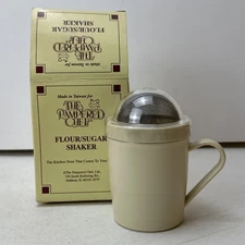 Pampered Chef Flour Sugar Cinnamon Shaker #1695 Alond White