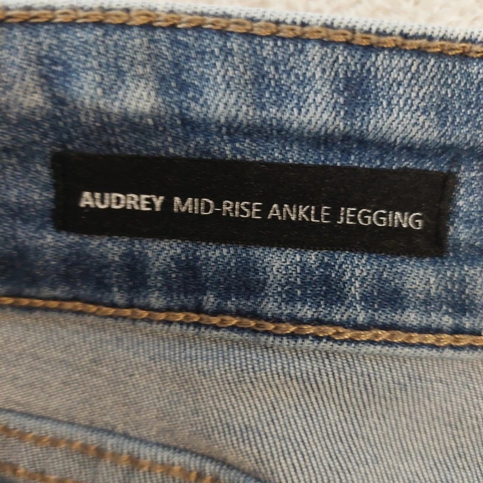 Jeans Tribal Audrey tiro medio tobillo jegging denim lavado claro talla 12 Foto 4 de 4