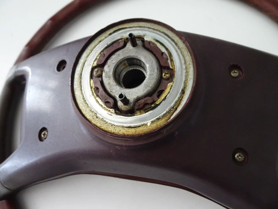 Rueda Datsun Vintage Original Madera/Rojo Oscuro Foto 4 de 4