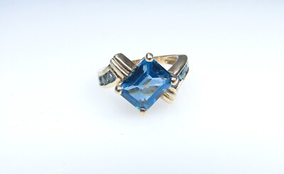  Vintage 10K Yellow Gold Bypass ring w Blue Topaz Size 5+