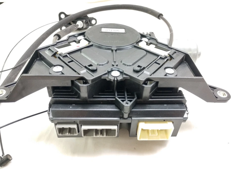 OEM 2011-2017 Honda Odyssey Driver Left Side Power Sliding Door Motor - Image 4 of 4