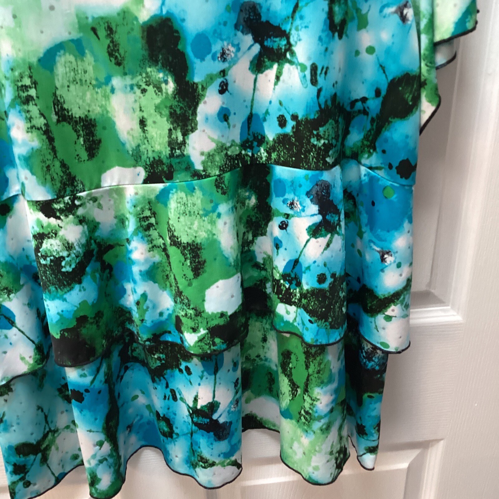 Dressbarn Plus Size Tiered Ruffle Top. Size 1X eBay