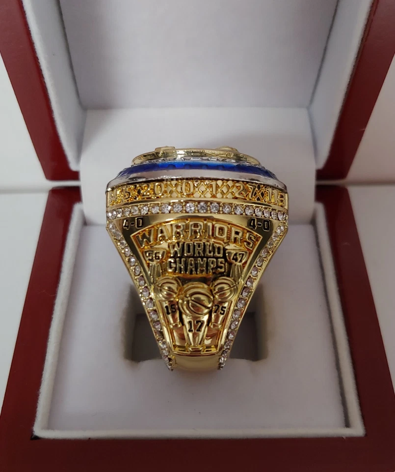 Stephen Curry- Anillo de Campeonato Golden State Warriors 2017 con caja de exhibición de madera Foto 3 de 4