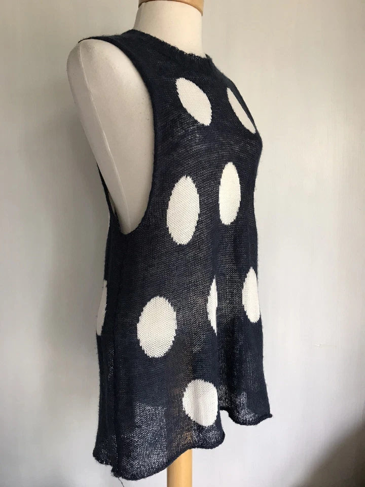 Túnica tejida a lunares WILDFOX COUTURE etiqueta blanca azul marino y blanco talla pequeña Foto 3 de 4