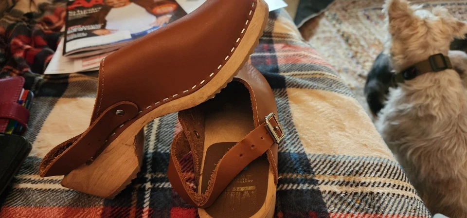 AUTÉNTICOS ZUECOS MIA DE CUERO MARRÓN COÑAC DE SUECIA TALLA 37 Foto 4 de 4