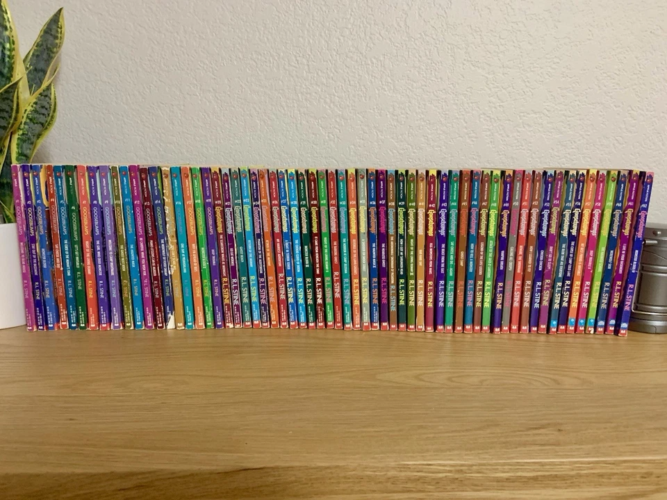 Goosebumps 1st Edition Paperback Books Complete Set Lot 1-62 Series R.L. Stine - Image 2 of 4