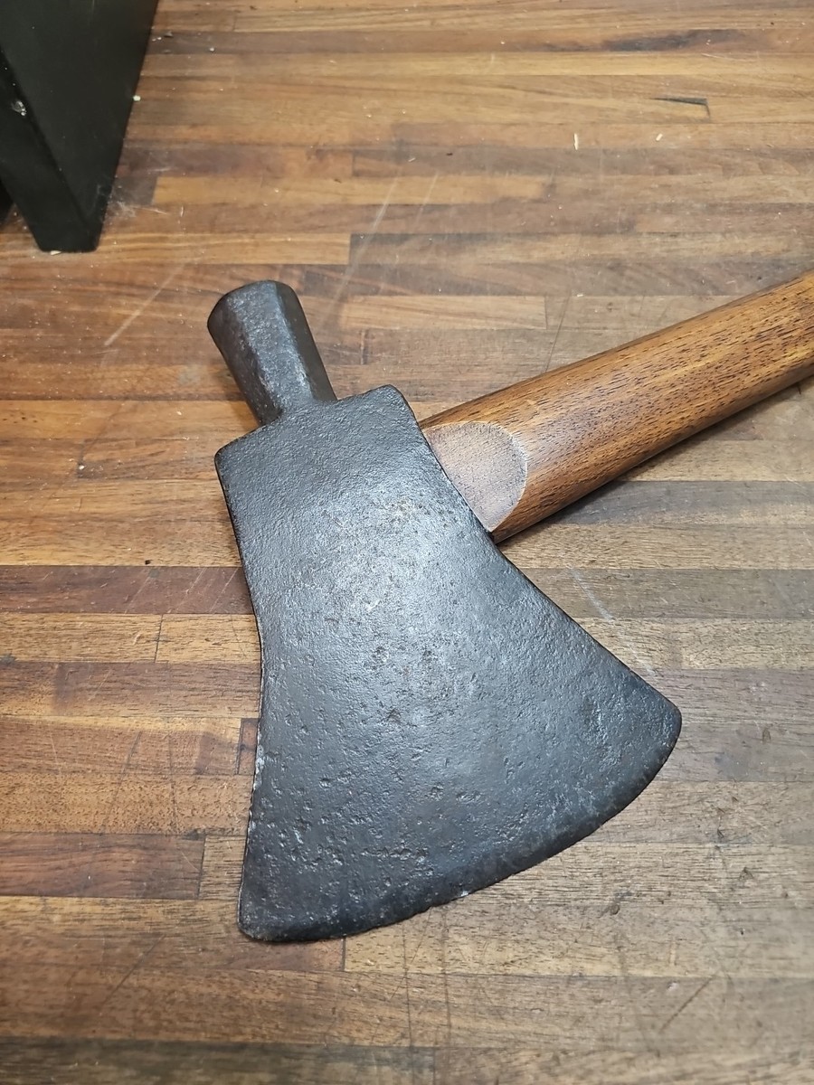 R3- MASSIVE 8 LB 11 oz ANTIQUE KILLING STYLE Butcher AXE Head w