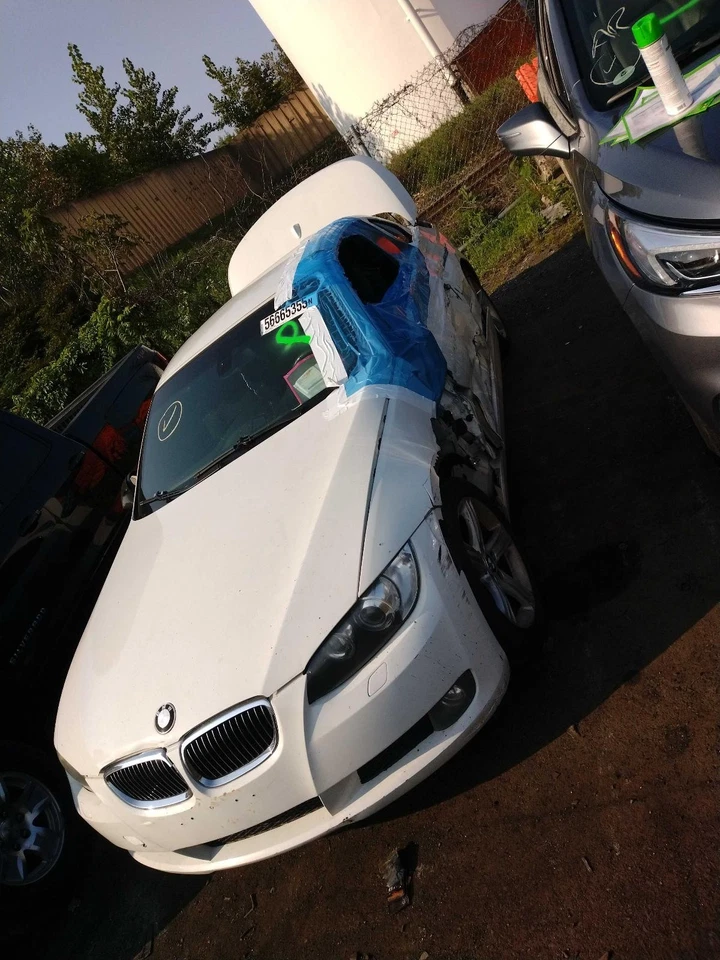 2009 BMW 328I OEM Front Right Seat Belt White 72117222104 136K Miles Foto 2 de 4