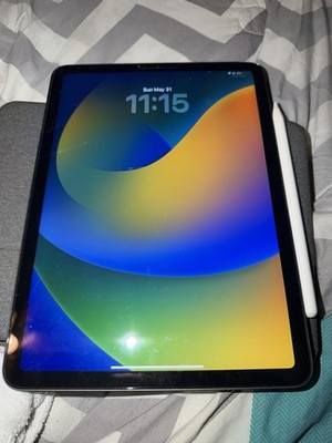 Apple iPad Air 4th Gen 64GB Wi-Fi w/ Logitech Folio Keyboard & Pencil