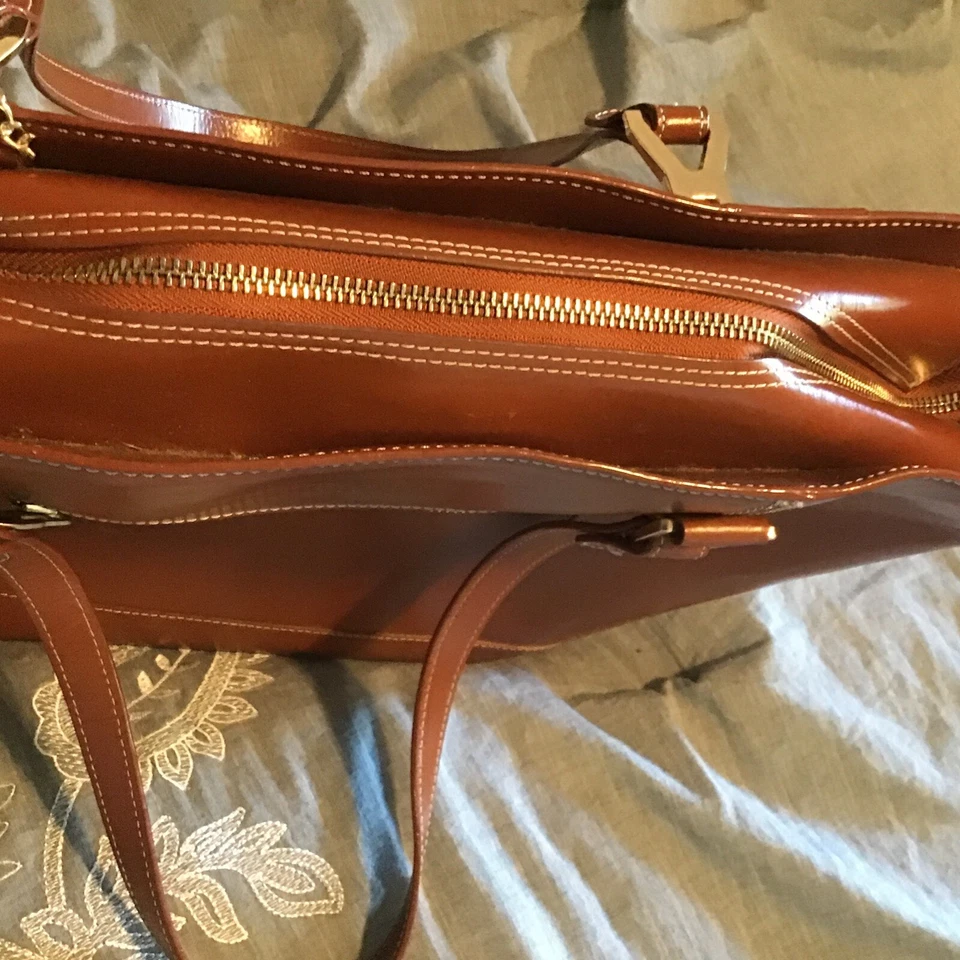 Bolso de Hombro Alyson McKlein EE. UU. Cuero Marrón Serie M Excelente Estado Foto 4 de 4