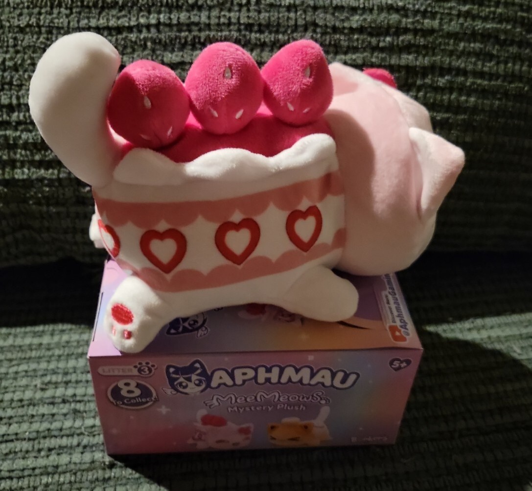 NEW Aphmau MeeMeows Strawberry Shortcake Cat Plush Stuffed Toy Litter 3
