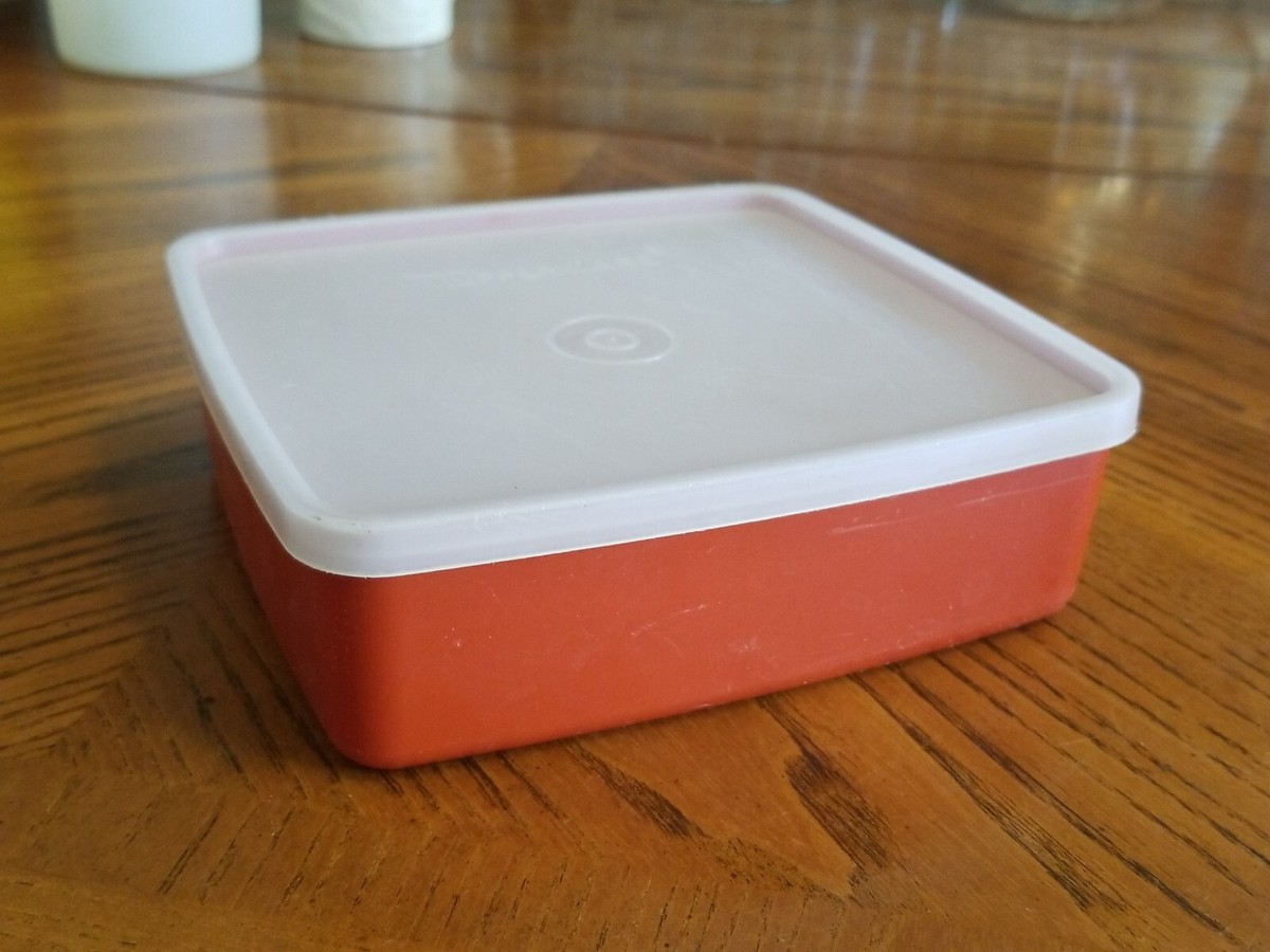 Vintage Tupperware Paprika Red Square Away Sandwich Snack Keeper