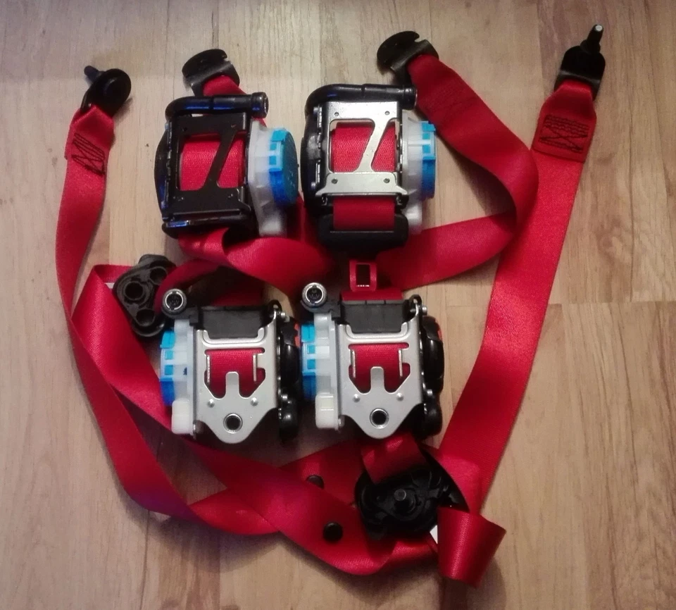 CEINTURES DE SÉCURITÉ AVANT + ARRIERE ROUGE MERCEDES CLA W117 / C117 NEUF ! - Photo 1/4