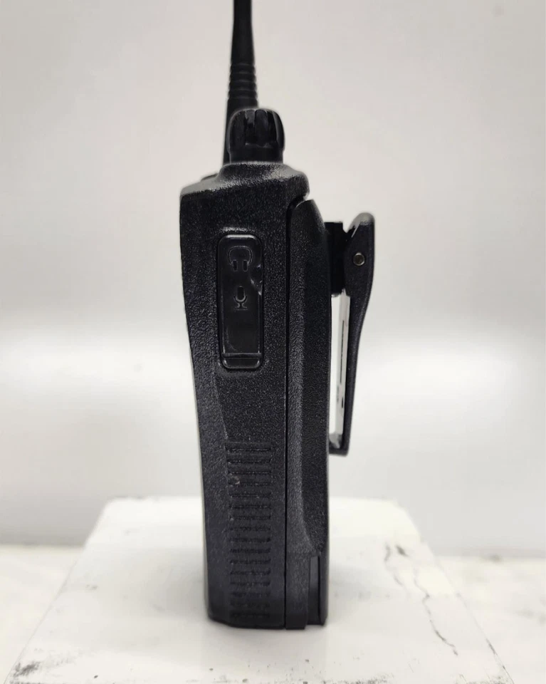 Motorola CP200 UHF 438-470 MHz 4 Channel 4 Watt (Complete Kit) - Image 4 of 4