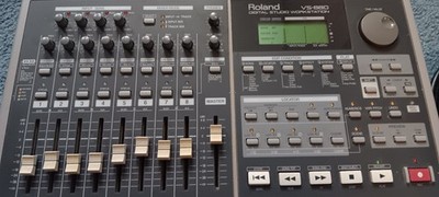 Roland Vs-880 Digital Studio Workstation Recorder MTR U698 190904