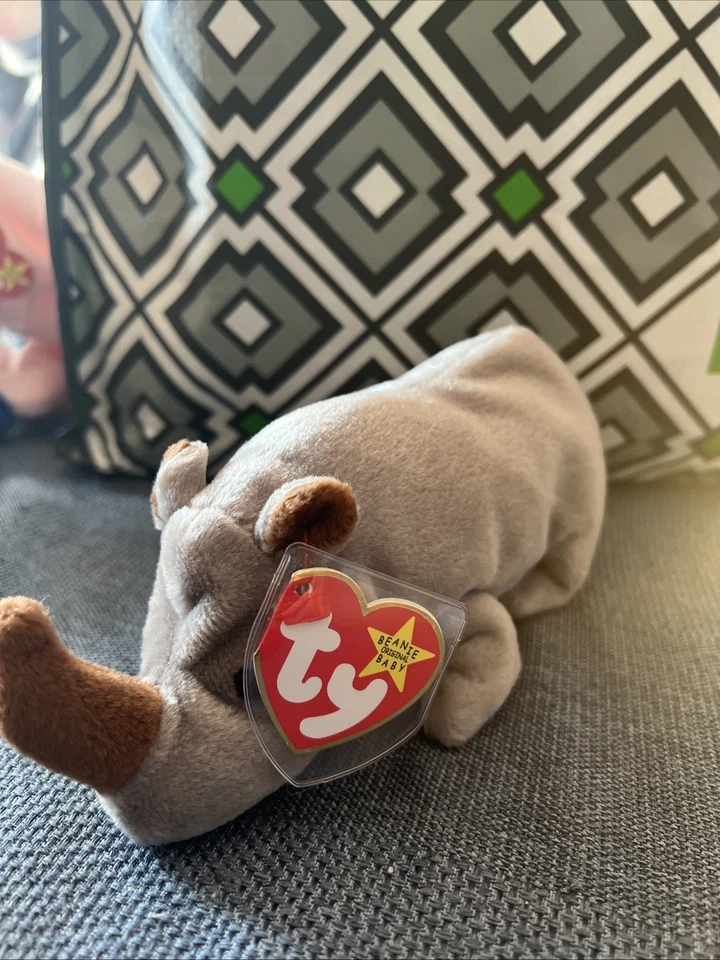 Ty Beanie 婴儿 Spike The Rhinoceros 挂牌 — 第 2/4 张图片