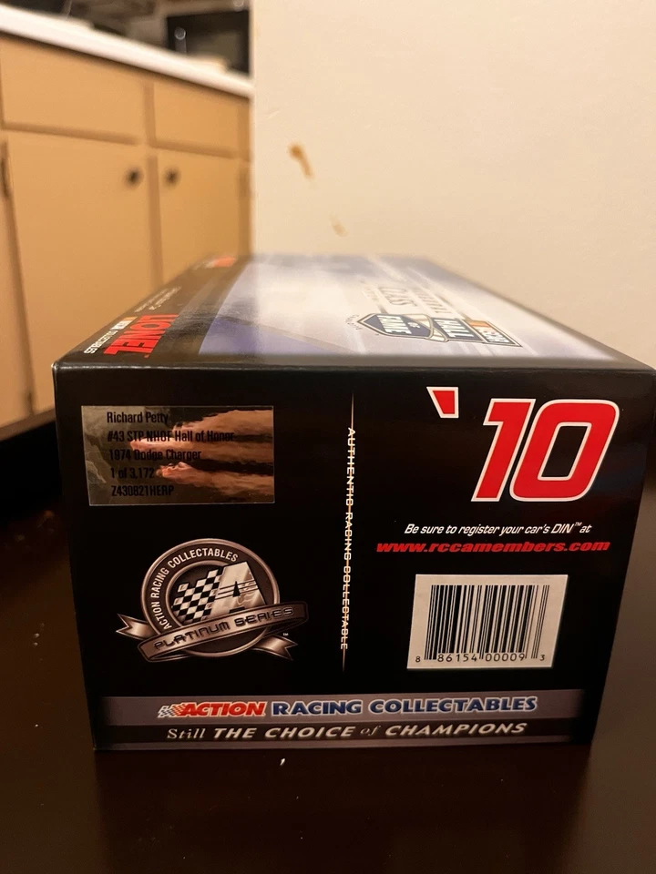 Richard Petty STP #43 1974 Dodge Charger " 2010 HALL OF FAME" 1/24 By Lionel - Image 4 of 4